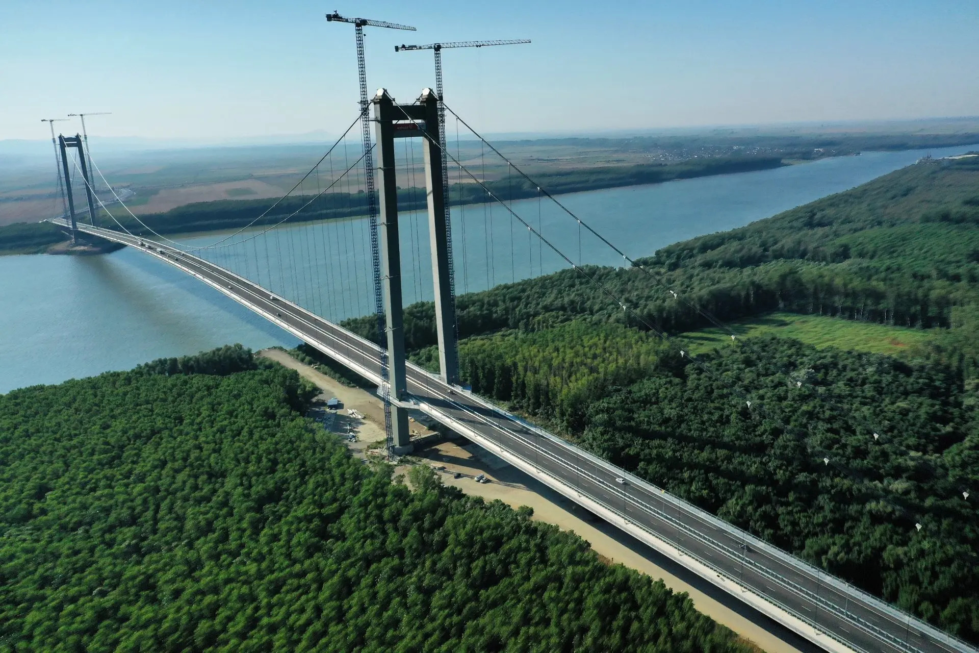 Bridge_over_Danube_River_in_Braila_DJI_0061_edited