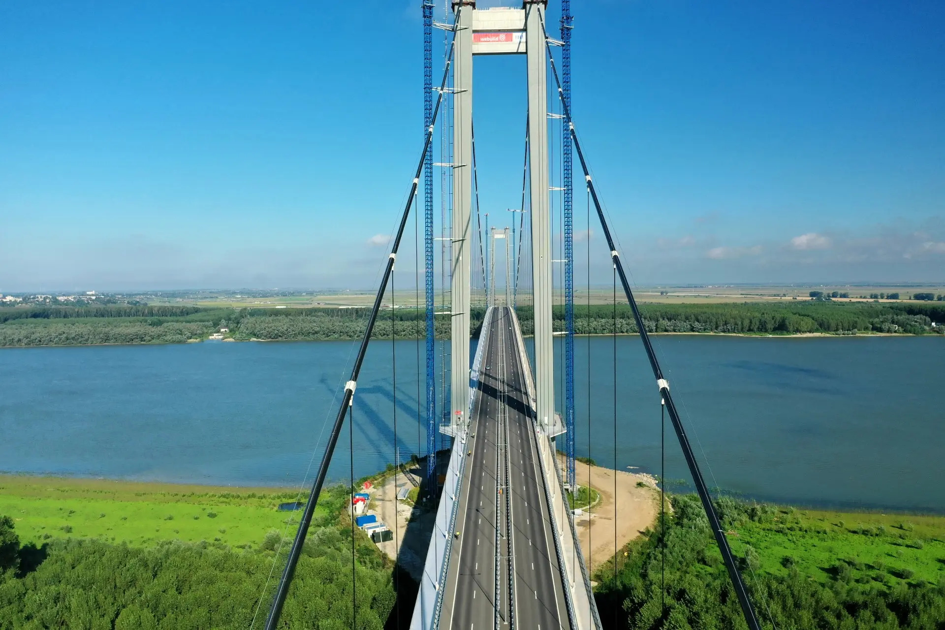 Bridge_over_Danube_River_in_Braila_DJI_0744_edited (1)