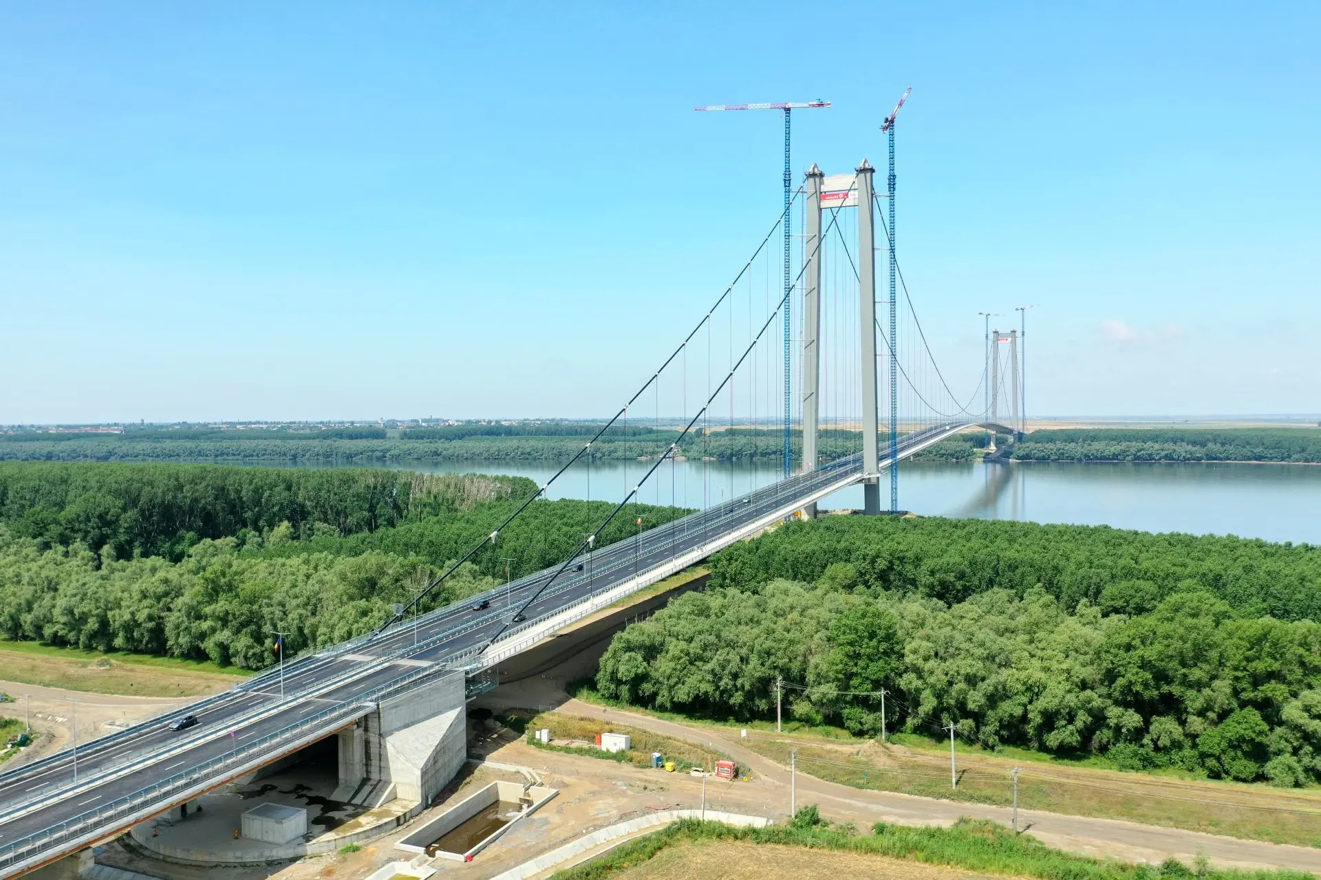 Bridge_over_Danube_River_in_Braila_DJI_0803_edited